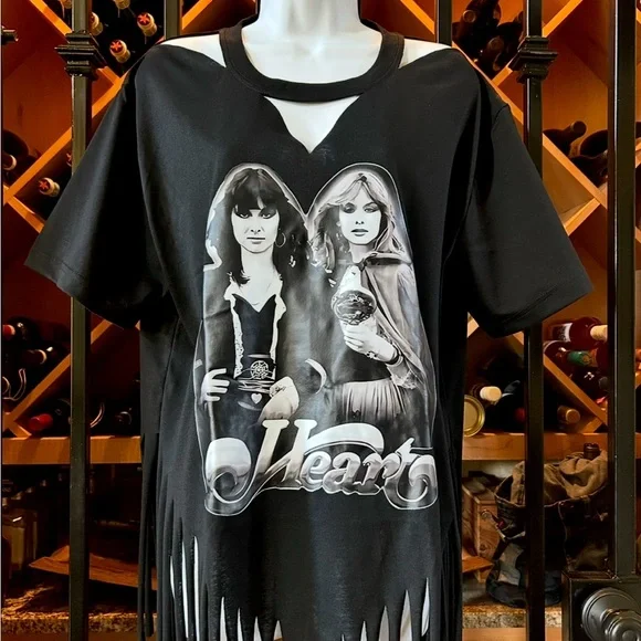 Heart Band Graphic T-Shirt - Picture 2 of 2